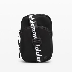 The Rest is Written Crossbody Bag 2L Lululemon